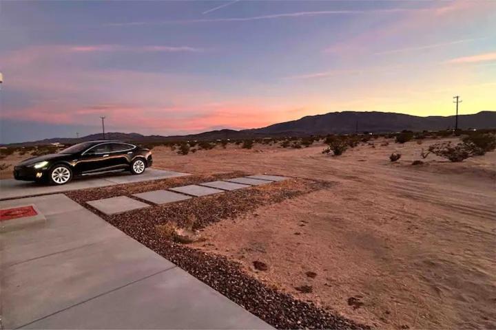 Serene Modern Home Backdoor With Great Wifi, Games, Movies, Patio Seating And Bbq Easy Access To North Joshua Tree National Park In 10 Minutes Туентінайн-Палмс Екстер'єр фото